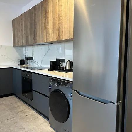 Lux Level 4 Penthouse Tower 206 * Nicosia