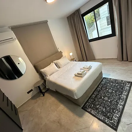 Lux Level 4 Penthouse Tower 206 * Nicosia
