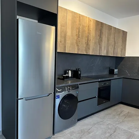 Apartment Lux Level 4 Penthouse Tower 206