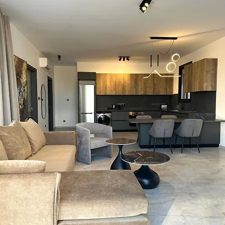 Apartment Lux Level 4 Penthouse Tower 206